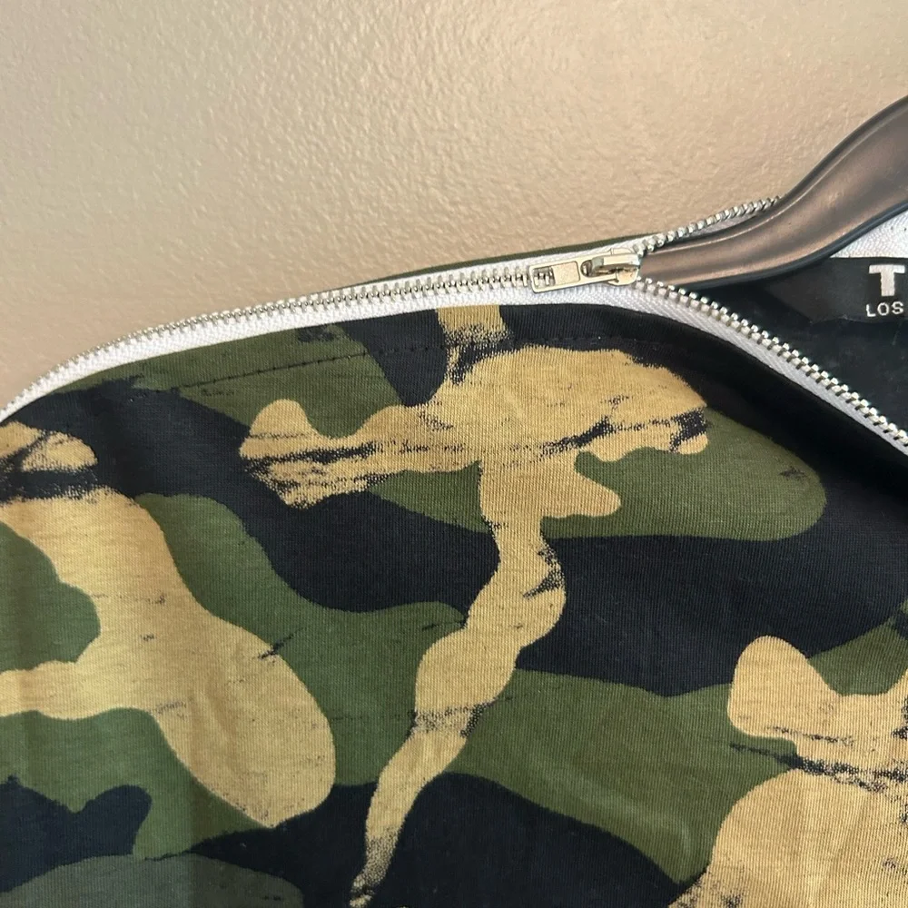 NWOT TOV Los Angeles Womens Camouflage Crazy Zipper Asymmetrical size 38/M